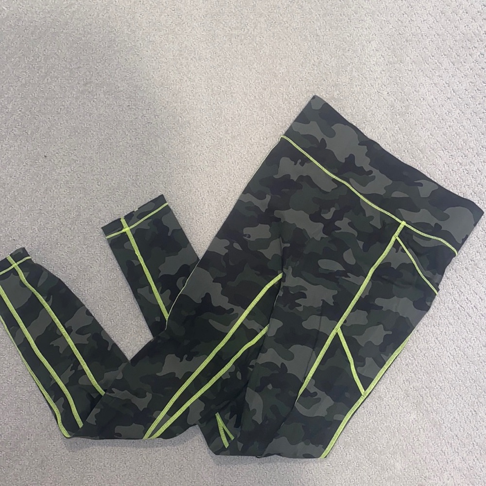 All Access High Waisted Center Stage Pocket Legging in Olive Camo